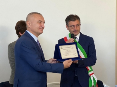 Meta me arbëreshët: Shqipëria ka vetëm një të ardhme, identitetin tonë e ka përcaktuar Skënderbeu!