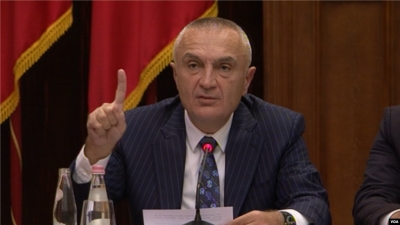 “Koha për të reflektuar”, Meta reagon sërish për Antishpifjen: Mos ecet para me kokëfortësi në rrugën e censures