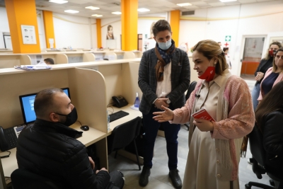 Kryemadhi: Programi i LSI ‘Mëso dhe Fito’ mundësi për të krijuar e qartësuar idetë për rrugën që do të ndjekin të rinjtë