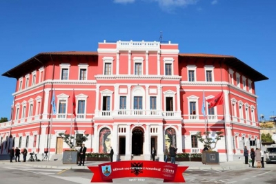 U shkarkua për korrupsion, kush është kryetari 'de facto' i Bashkisë së Vlorës