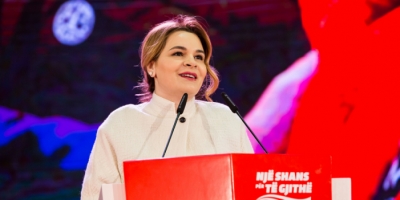 Kryemadhi uron nxënësit: Arsimimi falas, jo më propagandë por realitet, ky është misioni ynë