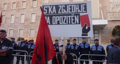 DW:Mungesa e Gjykatës Kushtetuese fut në krizë krejt institucionet e Shqipërisë