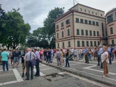 Artistët e vendosin/ Do jenë te Teatri çdo ditë, ngrihet skena kuvendore