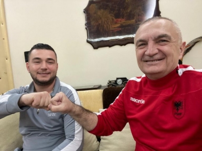 Meta ndjek ndeshjen e kuqezinjve nga Sauku: Me “foshnjen e demokracisë” urojmë për fitore