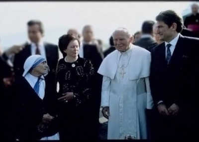 E Shenjta Nënë Teresa dhe Papa Gjon Pali II, “binomi” i madh i humanizmit, shpresës, paqes e demokracisë