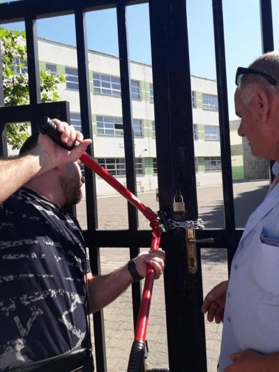 Hapja me dhunë e shkollave, Bashkia Shkodër: Veprime diktatorialo-politike