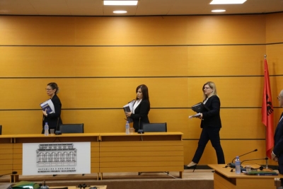 Drejtësisë së re i ‘del boja’/ PS propozon arnime për KPK e KPA