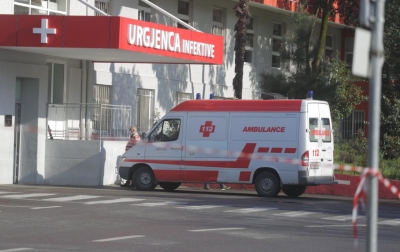 VOA:Ritme të larta vdekjesh, shtrimesh dhe infektimesh në Shqipëri, në dy javë vdesin aq pacientë sa në dy muaj