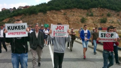 Opozita dhe banorët e Kukësit, në protestë kundër tarifës së Rrugës së Kombit më 17 shtator