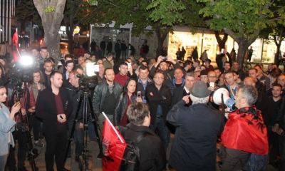 Vijon protesta, deputetët e PD-së mbështesin protestuesit