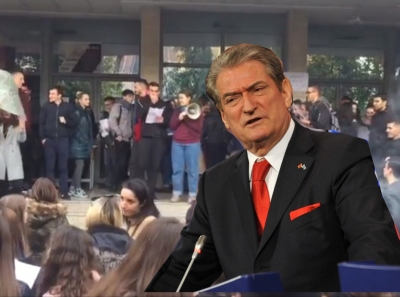 Studentët nisin protestat (VIDEO)