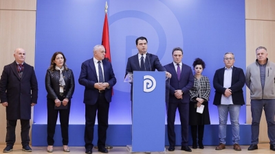 Basha: Të blihen tampone, të sigurohen ambiente të posaçme