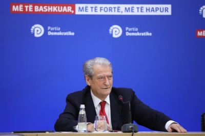 “Pasaporta e artë”, Berisha: Rama po u bën thirrje kriminelëve të mblidhen në Shqipëri