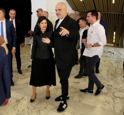 Dhomat 700 euro të hoteleve, PD: Ministrja Gjonaj duhet të ishte shkarkuar sot!