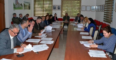 Nuk përmbahet kryebashkiaku i Ramës, shkarkon 60 punonjës bashkie