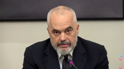 VIDEO/ 'Alo, Edi jam'! 'Koronavirusi nuk na kërcënon'...Ndryshe tha në 27 shkurt, ndryshe në 2 mars, ndryshe në 12 mars!