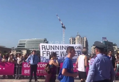 VIDEO/ Veliaj fliste për maratonë, qytetarët në protestë: Duam ujë