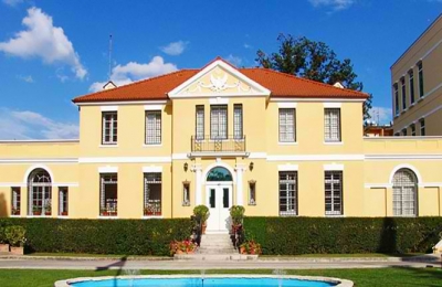 Ambasada amerikane në Tiranë ka uruar për shqiptarët Ditën e Verës