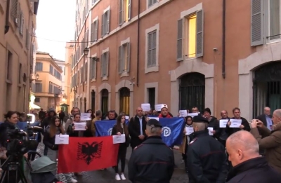 Shqiptarët në Itali, protestë për lirimin e Berishës, Doda: Rama ka vendosur neodiktaturën në vend