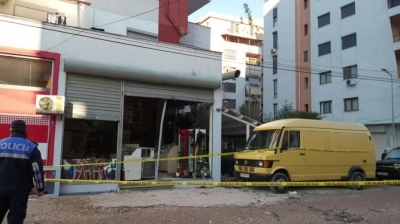 VIDEO/ Momentet e tmerrit nga shpërthimi i bombolës, punonjësja u përplas në tokë...