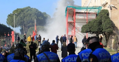 Nesër në ora 10.00 demonstratë e madhe para parlamentit nga opozita
