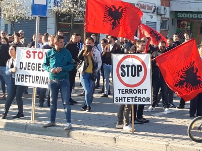 VIDEO/ Edi Rama pritet me protesta edhe në Durrës, ja çfarë ndodh…
