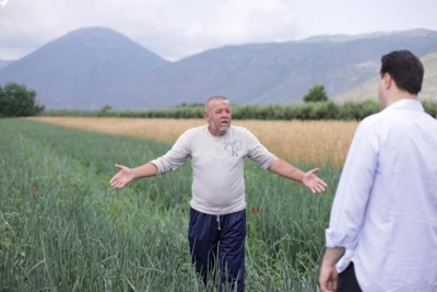 “Kostoja na del dyfish, s’ka bërë vaki kështu”, Basha me fermerët në Devoll: Bujqësia prioritet, subvencionet në bazë të prodhimit, taksa e naftës do hiqet