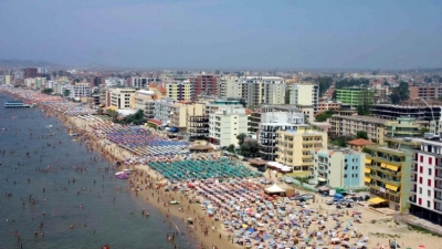 Durrës, sekuestro 3 kateve të hotelit të ndërtuara pa leje