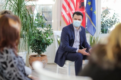 Basha pas takimit me nënat e emigrantëve: Shqipëria është shpopulluar frikshëm, vendit i duhet një qeveri funksionale