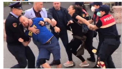 Berisha:Qëndrimi hakmarrës shtazarak ndaj protestuesve paqësor,Ish deputetes Caka dhe gazetarit Lela.