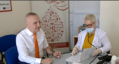 Asnjë panik, Presidenti Meta dhuron gjak për fëmijët talasemikë
