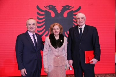 Meta vlerëson me titullin e lartë “Kalorës i Urdhrit të Skënderbeut”, ish-volejbollistin e shquar