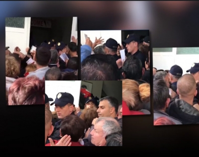 ‘Një panine na dhanë’/ Shihni kaosin për ndihmat në Durrës