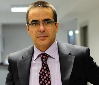 Katër gënjeshtra dhe një funeral