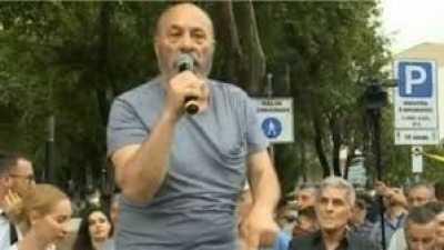 Budina: Nëse ngrihemi të gjithë, Meta shpërndan parlamentin