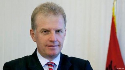 Pollo: Qeveria shqiptare heshti teksa BE e shtoj numrin e kushteve të vëna për t'u plotësuar dhe pse shtimi i këtyre kushteve se gjendja e vendit është edhe me e rënduar se para