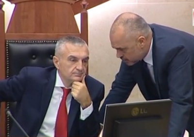 Meta kthehet ne Parlament tmerrohet Rama