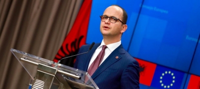 “Interesi kombëtar nuk është si treg futbolli”, Bushati thumbon Ramën për Kosovën: Të ndalim vetasgjesimin