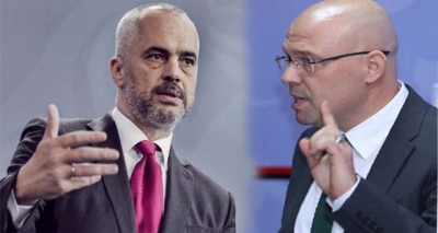 Manjani mbështet ‘tryezën me letra çarçaf’: Kush më shumë se zullumqari ka frikë nga kartat e hapura?