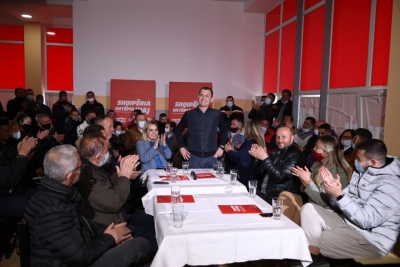 Kryemadhi: Vota për Sokol Skurën, votë për Librazhdin. Balla hyri në Parlament prej tij, turp që sot e sulmon