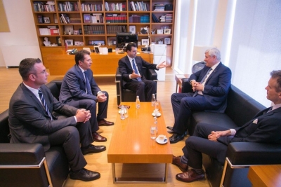 Delegacioni i IDU në Shqipëri, takon Bashën, në darkë takim me Berishën