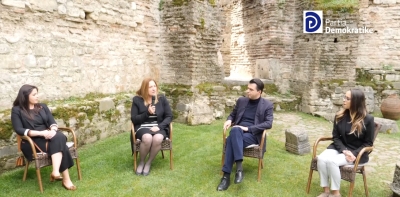 Basha me gratë sipërmarrëse në Elbasan: Fund trajtimit të disave si të nënës e të tjerëve si të njerkës. Bizneset deri 140 mln lekë, taksa dhe tarifa lokale deri në 0,5% të xhiros