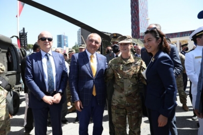 “Zëri i Amerikës”: Yuri Kim kërkoi që në ceremoninë ushtarake të ftoheshin Presidenti Meta dhe kreu i PD, Basha