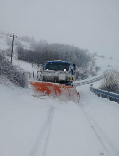 Rikthehet dëbora në veri të Shqipërisë, ARRSH: Dibër dhe Tropojë trashësia 40 cm, ja akset problematike