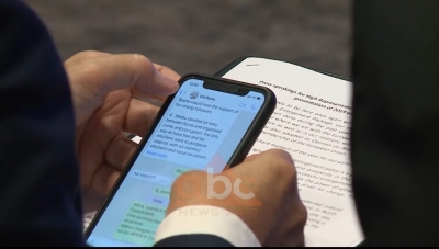 Rama dhe Soreca kapen duke folur për Bashën dhe Mediun me sms