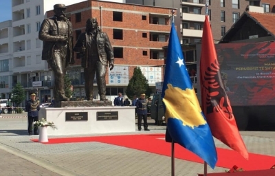 Zbulimi i shtatoreve të Fehmi dhe Xhevë Lladrovci, merr pjesë edhe Presidenti Meta