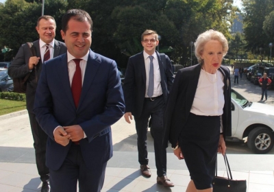 VIDEO/ Glover në selinë e PD, takim me Bashën. Ja çfarë diskutohet