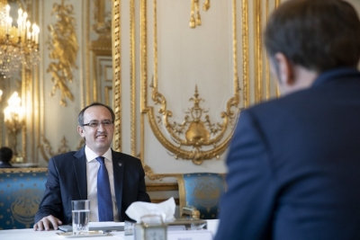 Hoti, pas takimit me Macron:Franca zotohet të përkrahë Kosovën në dialogun me Serbinë