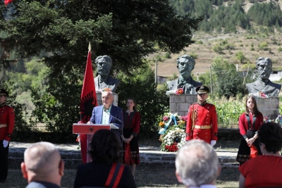 “Të çlirohemi nga e keqja që mban peng vendin”- Mesazhi i Presidentit Meta pas dekoroi vëllezërit Frashëri: Koha për të…