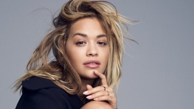 Rita Ora thyen rekordin 30 vjeçar në Britani